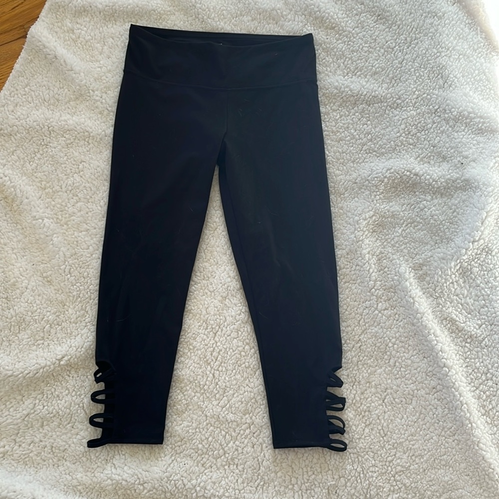 T4T strappy leg capri active leggings